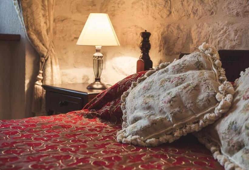 سوییت لوکس, Palazzo Radomiri Heritage Boutique