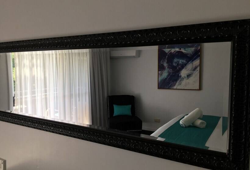 Люкс, Araluen Motor Lodge