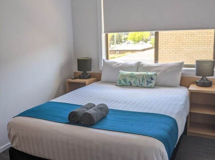 Апартаменты 4 Спальни, Araluen Motor Lodge