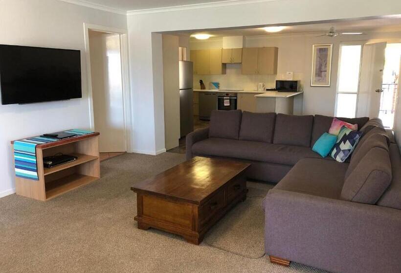 Апартаменты 4 Спальни, Araluen Motor Lodge