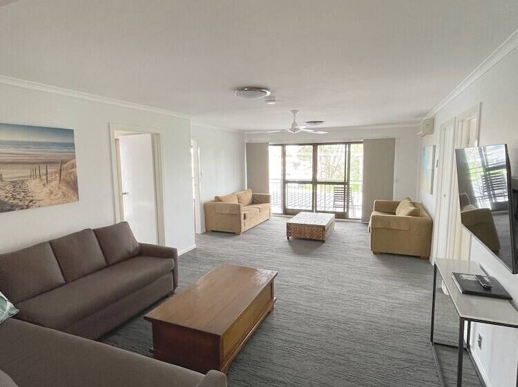 Апартаменты 4 Спальни, Araluen Motor Lodge
