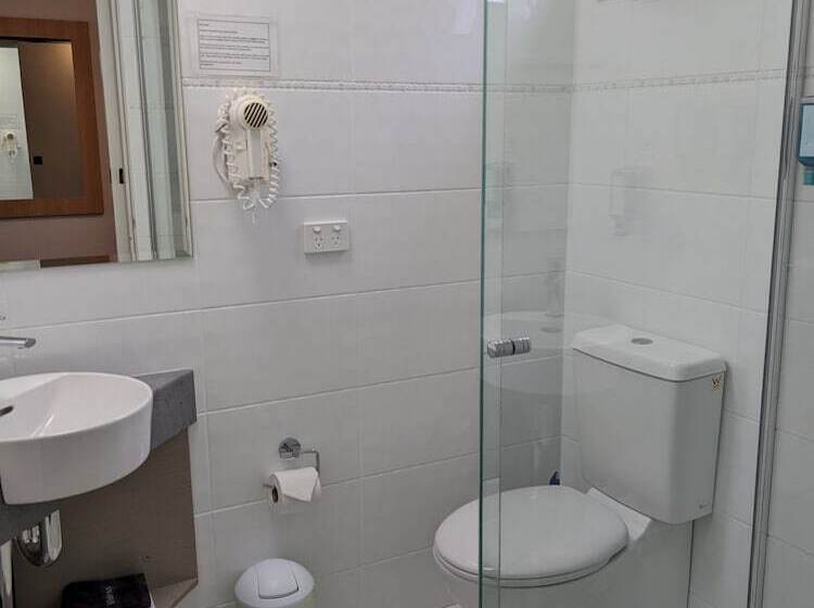 Семейный Номер, Araluen Motor Lodge