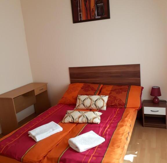Апартаменты 4 Спальни, Piac Utcai Apartman