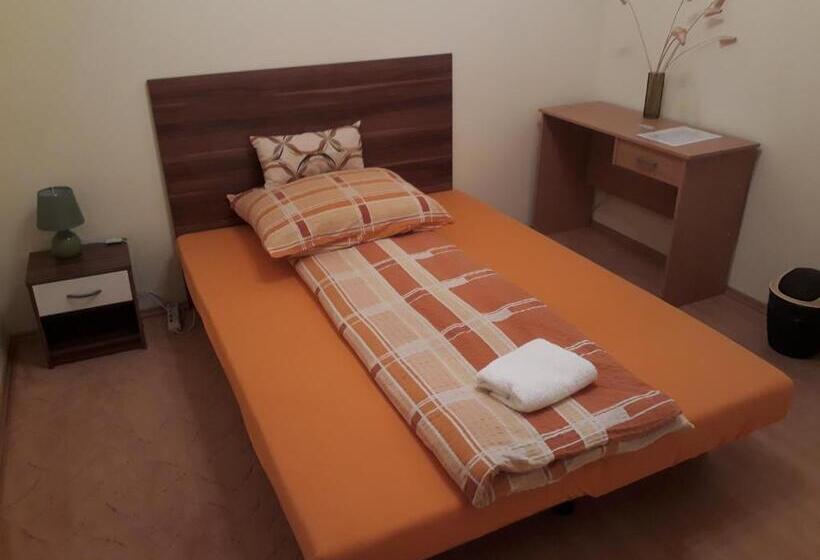 Номер Стандарт, Piac Utcai Apartman