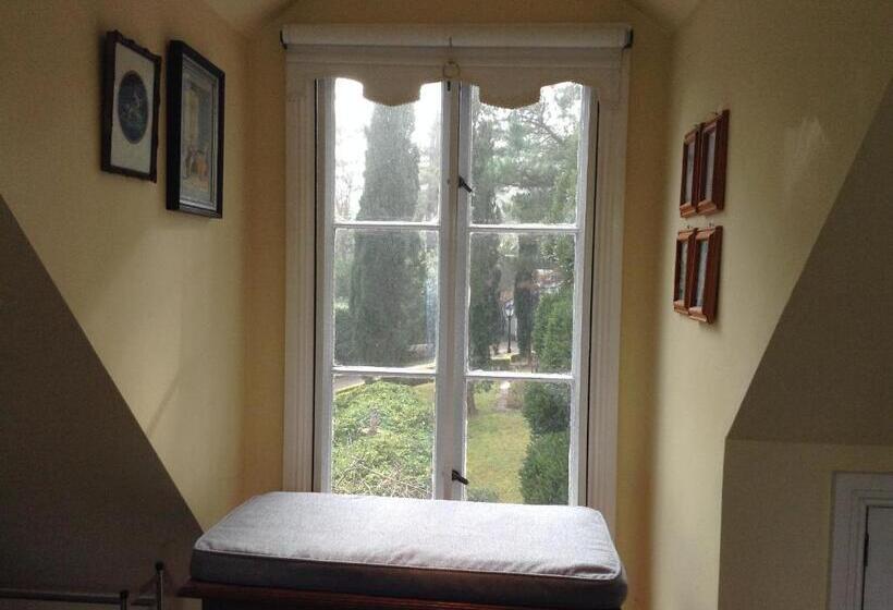 Хижина, Southdown Cottage