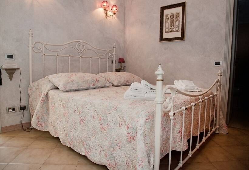 اتاق کلاسیک, La Petite Maison