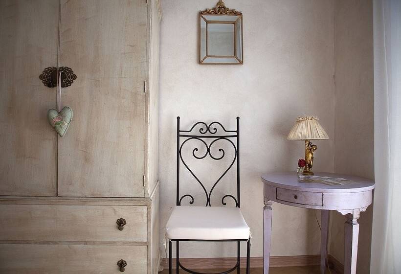 اتاق استاندارد یک نفره, La Petite Maison