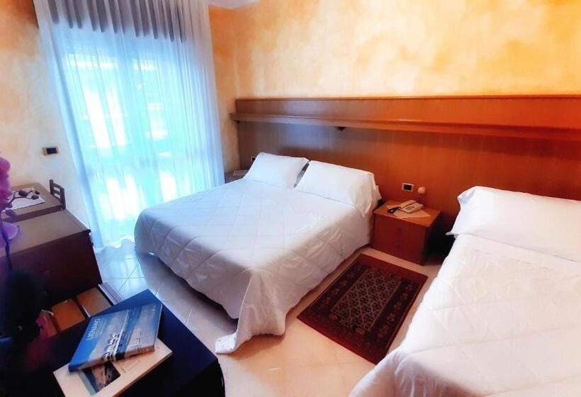 Номер Стандарт Трехместный, & Wellness Fra I Pini