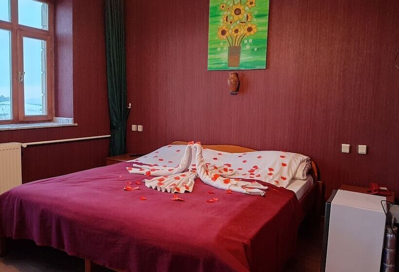 Номер Стандарт Трехместный, Kapadokya Stonelake Hotel
