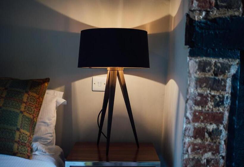 Quarto Estandar Individual, Kings Arms