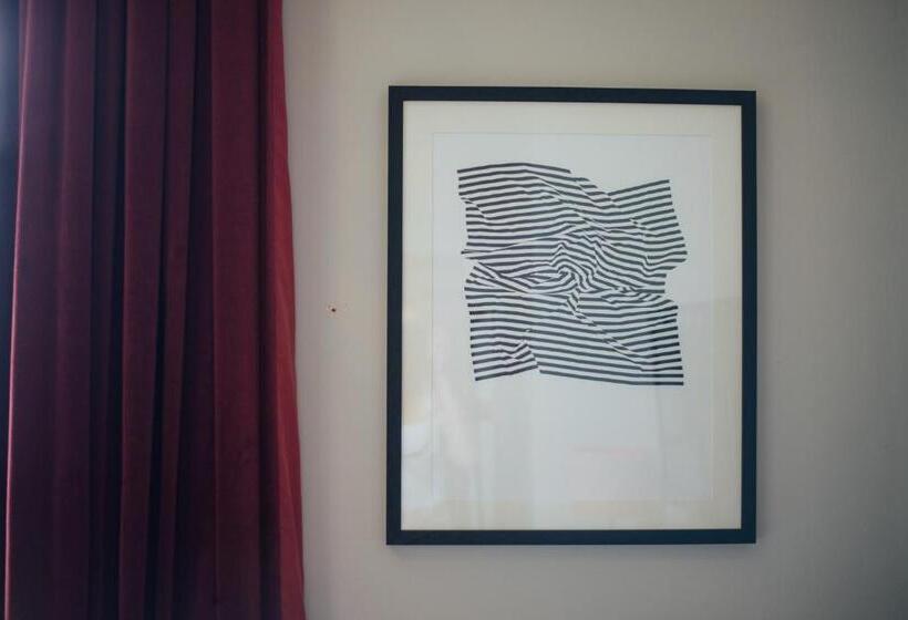 Quarto Executivo, Kings Arms