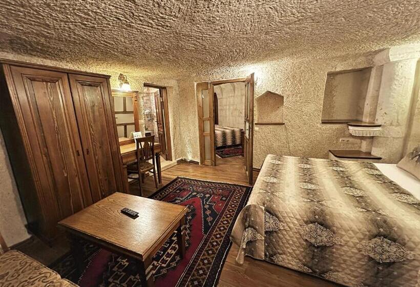 Люкс, Stone House Cave