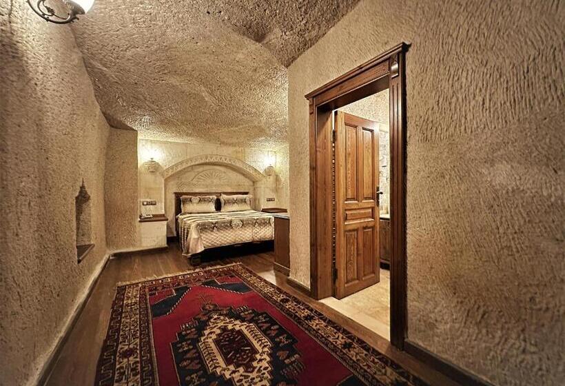 Полулюкс, Stone House Cave