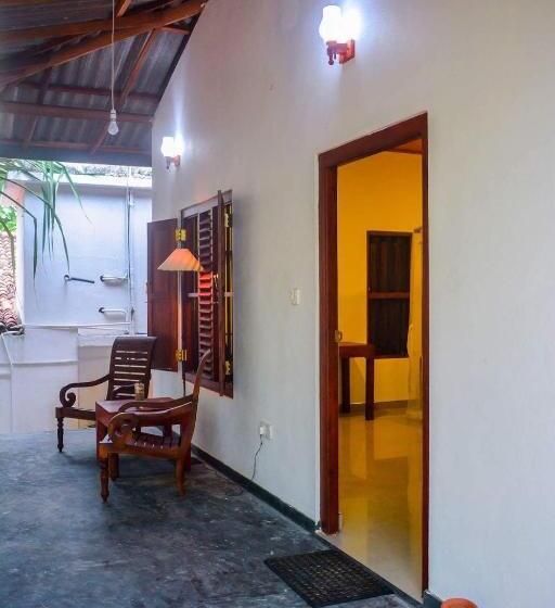 Номер Стандарт Вид на Море с Балконом, Shehani Beach Bungalow