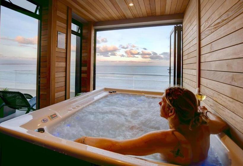 Президентский Люкс, Bay Lodge On The Beach