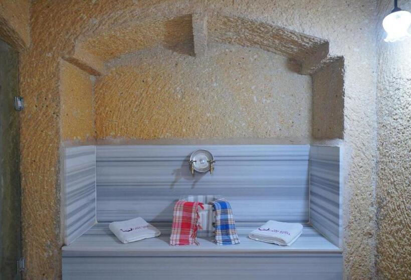 Люкс, Holiday Cave
