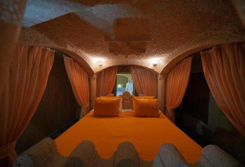 Люкс, Holiday Cave
