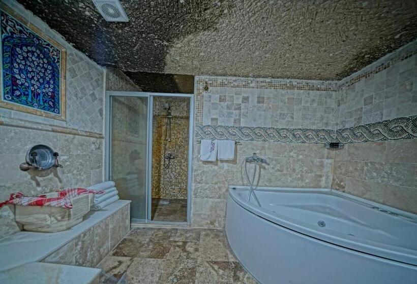 Семейный Номер, Holiday Cave