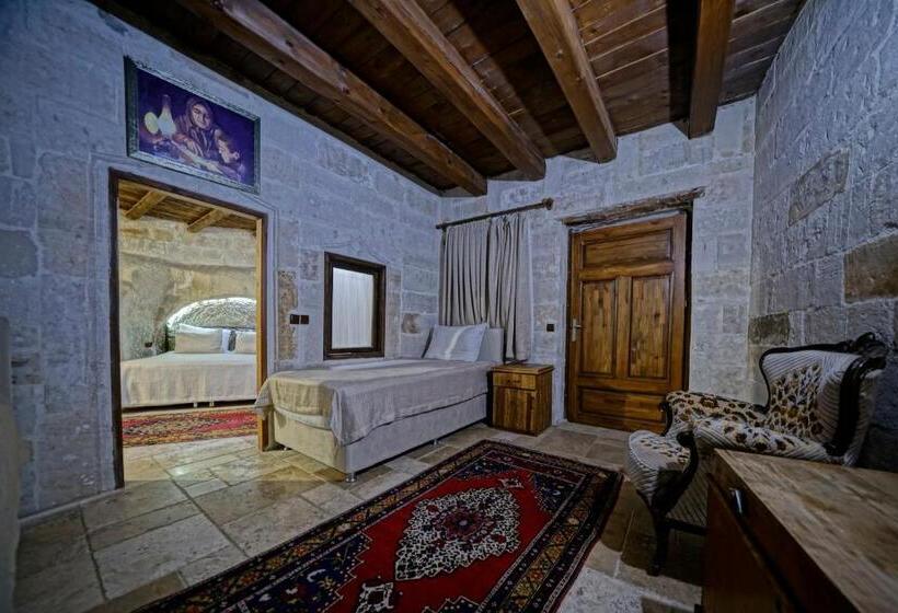 Семейный Номер, Holiday Cave
