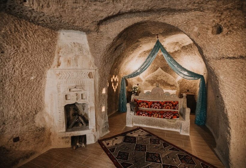 Люкс, Holiday Cave