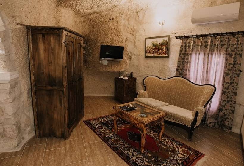 Люкс, Holiday Cave