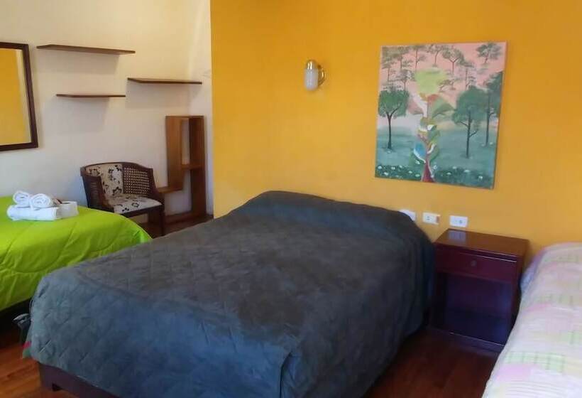 חדר סטנדרט לשלושה, Hostal Quito Cultural