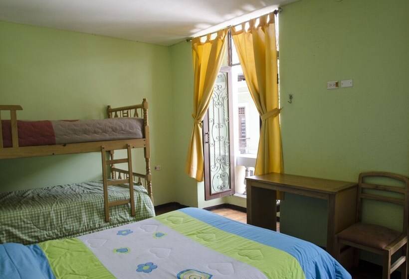 חדר סטנדרט לשלושה, Hostal Quito Cultural