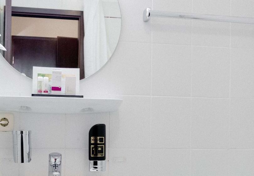 اتاق استاندارد سه نفره, Arthotel Ana Gold