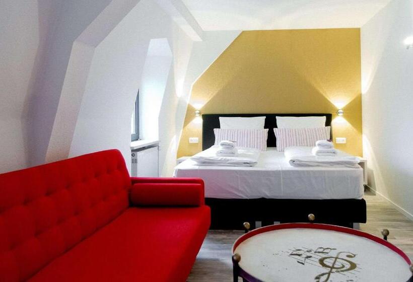 اتاق استاندارد سه نفره, Arthotel Ana Gold