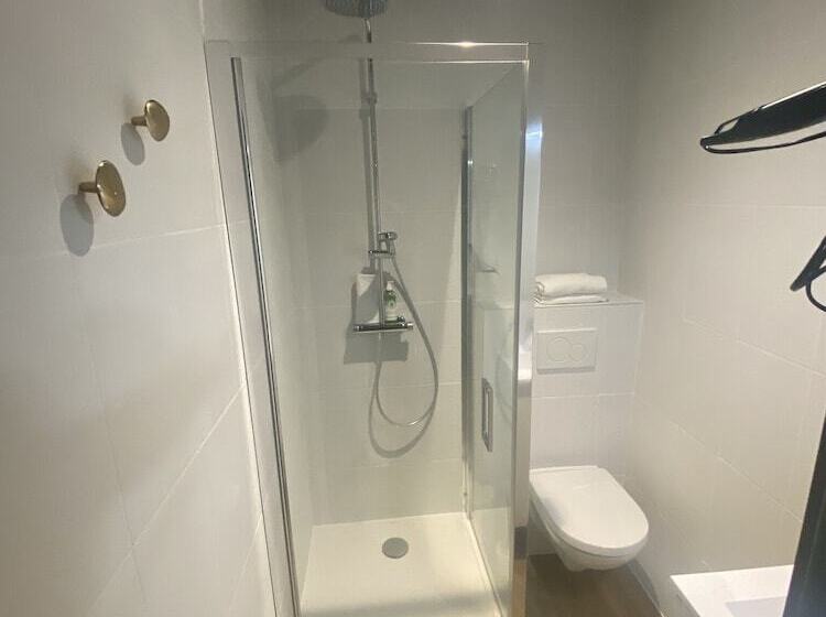 Номер Superior, Grand Hotel De La Poste   Lyon Sud   Vienne