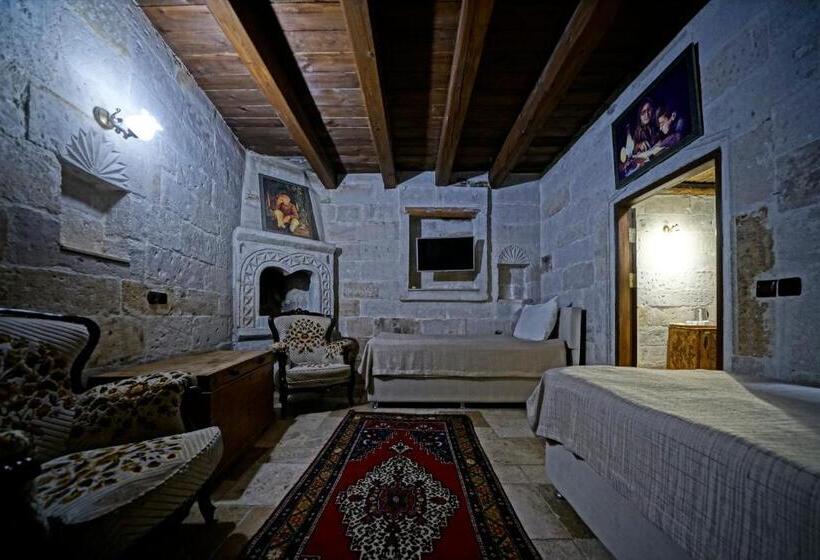Семейный Номер, Holiday Cave