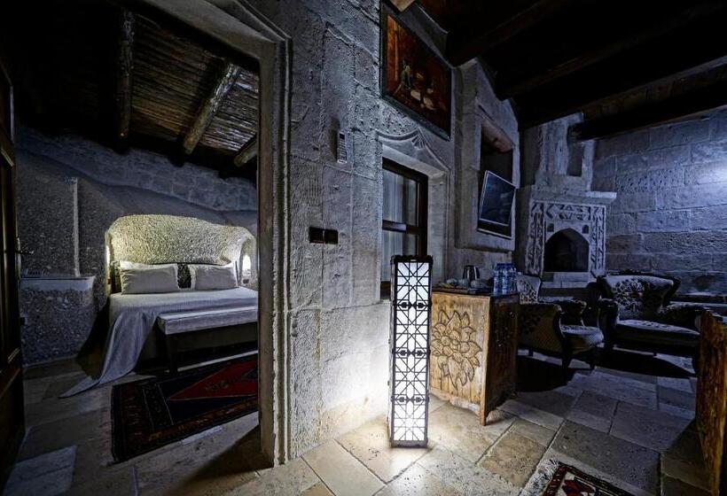 Семейный Номер, Holiday Cave