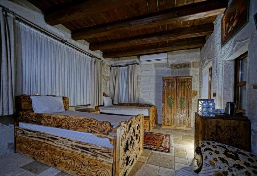 Семейный Номер, Holiday Cave