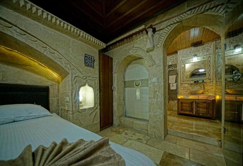 Семейный Номер, Holiday Cave