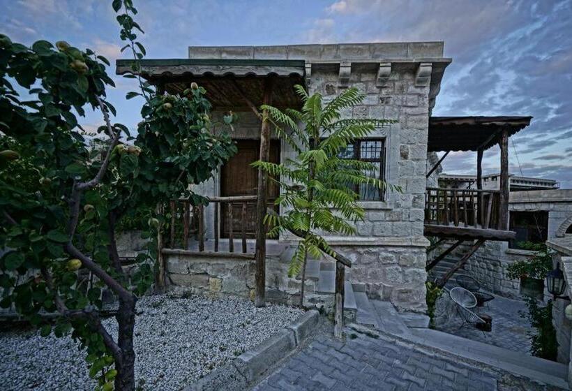 Семейный Номер, Holiday Cave