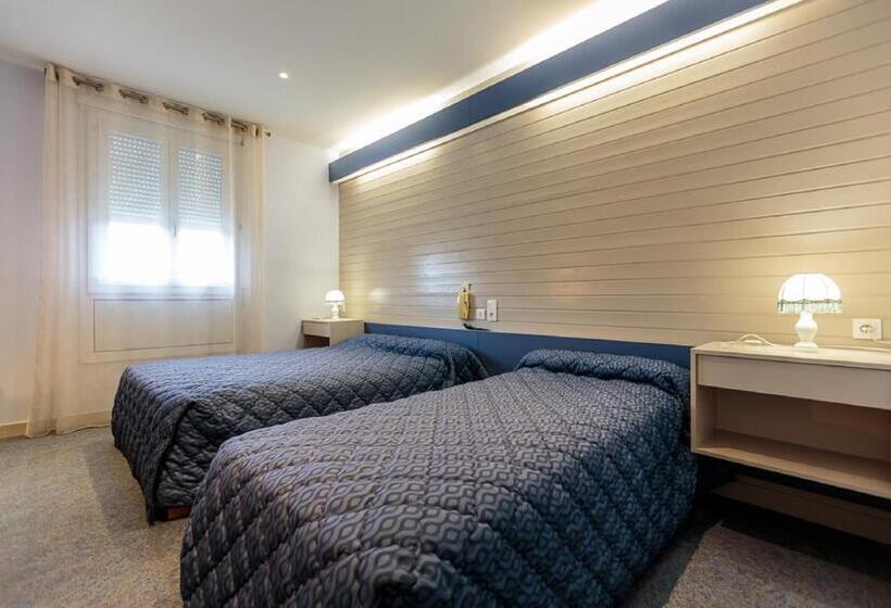 Номер Стандарт, Hôtel Restaurant La Crèche Et Sa Piscine Intérieure   Logis Hôtels