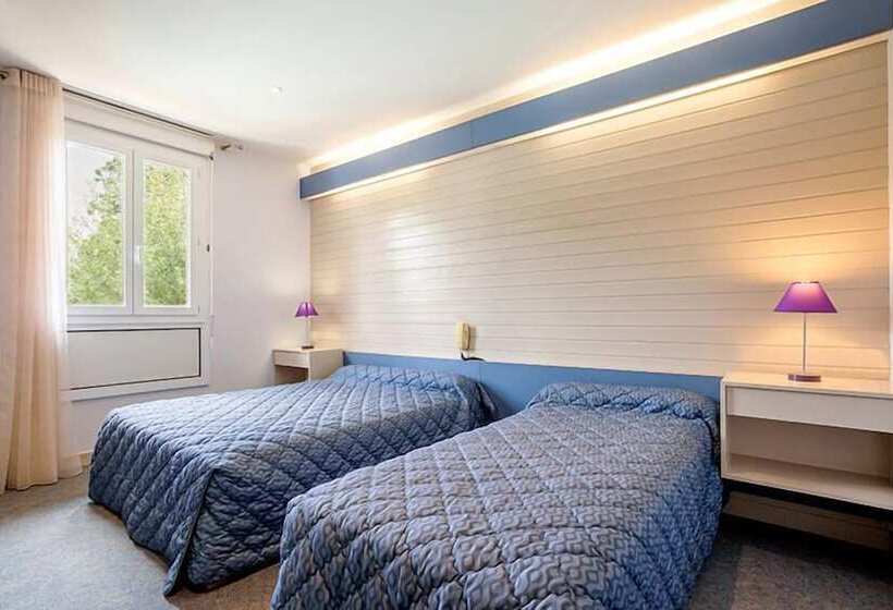 Номер Стандарт, Hôtel Restaurant La Crèche Et Sa Piscine Intérieure   Logis Hôtels