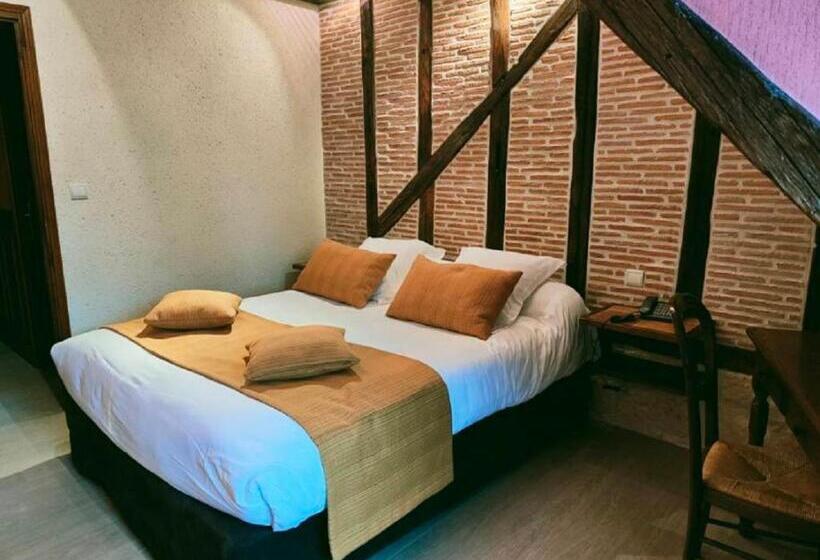 اتاق استاندارد, La Chaumiere