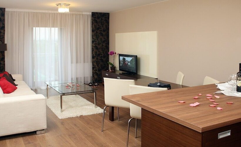 2人卧室家庭公寓, Golden Fish Hotel Apartments