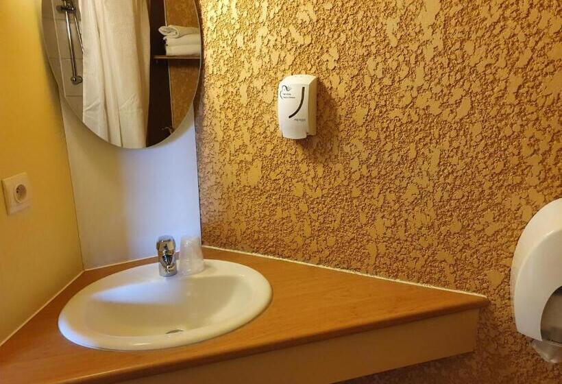 Четырехместный Номер Стандарт, Libre Hôtel