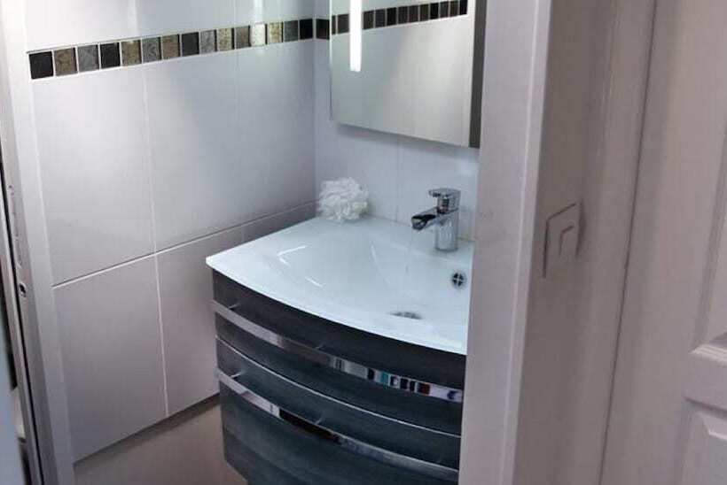 اتاق استاندارد, Briand Devient Hotel Ipl