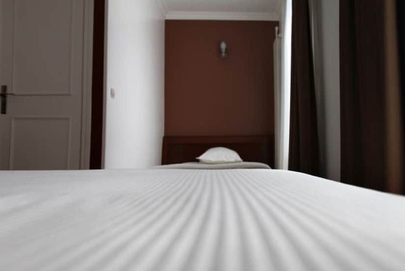 اتاق استاندارد, Briand Devient Hotel Ipl