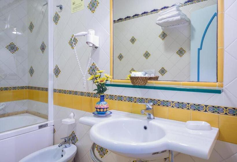 Номер Deluxe Вид на Море с Балконом, Riviera B&b Rooms