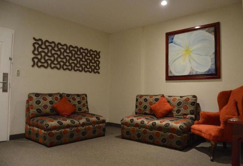 带大床的套房, Best Western Bazarell Inn