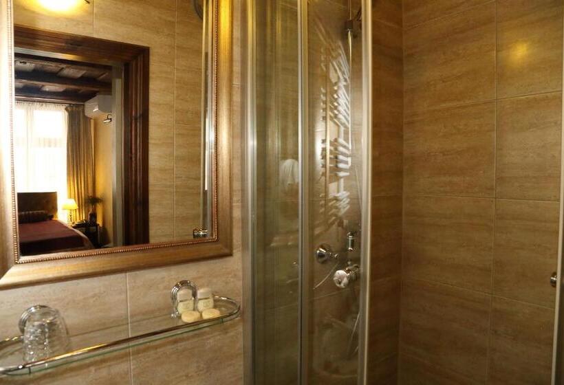 Номер Комфорт, Petite Fleur   Adults Only ! Air Conditioning !