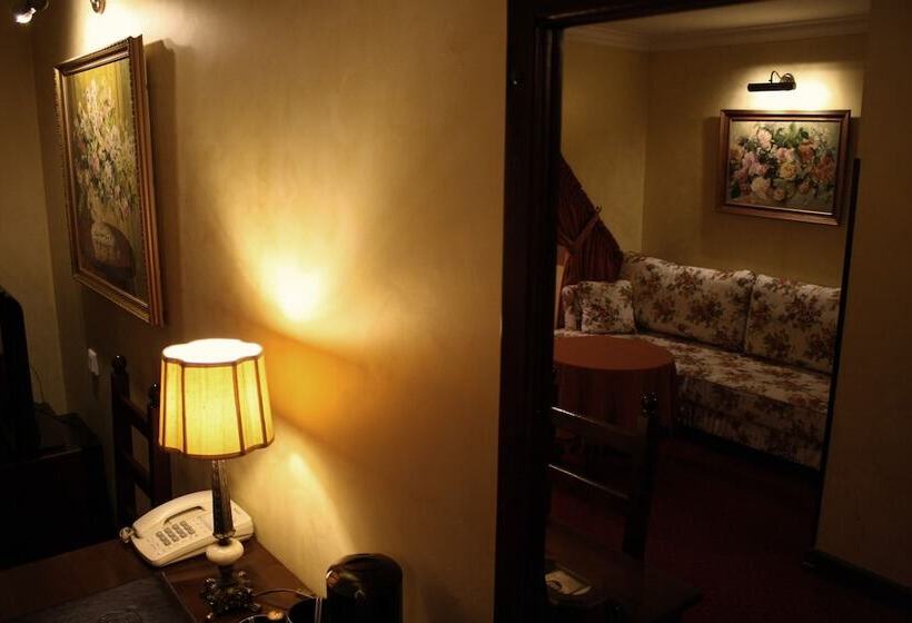 Трехместный Номер Superior, Petite Fleur   Adults Only ! Air Conditioning !