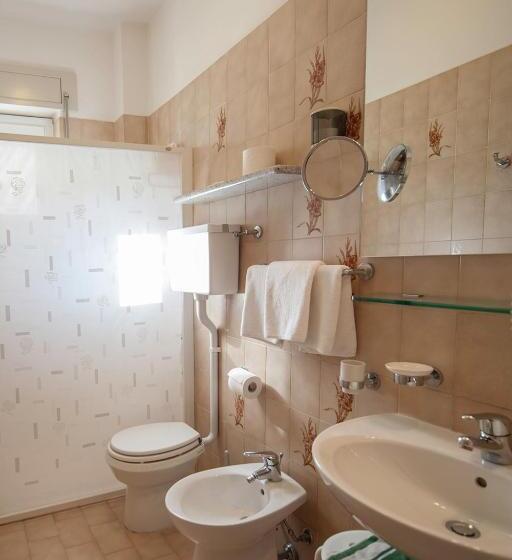 اتاق استاندارد سه نفره, Park Hotel Fantoni
