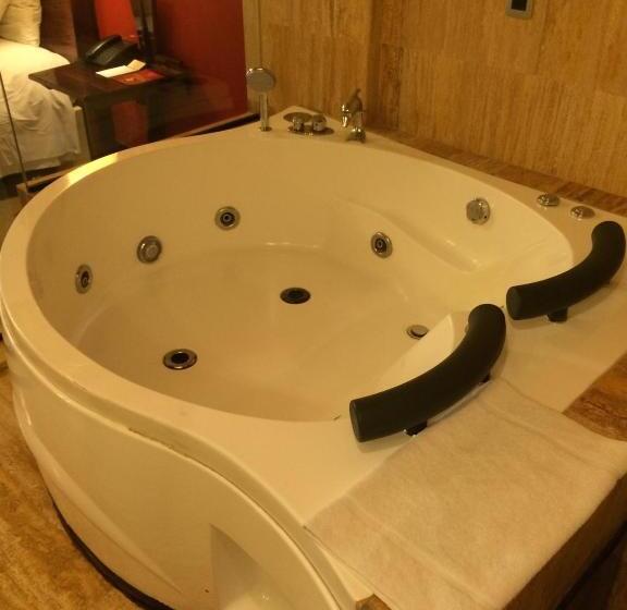 Президентский Люкс, Royal Inn Hotel Puno