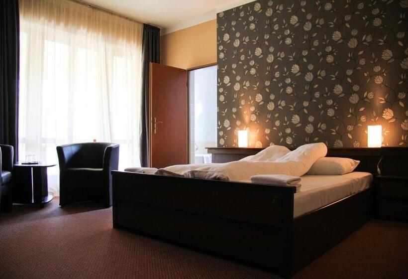 Quarto Deluxe, Korona
