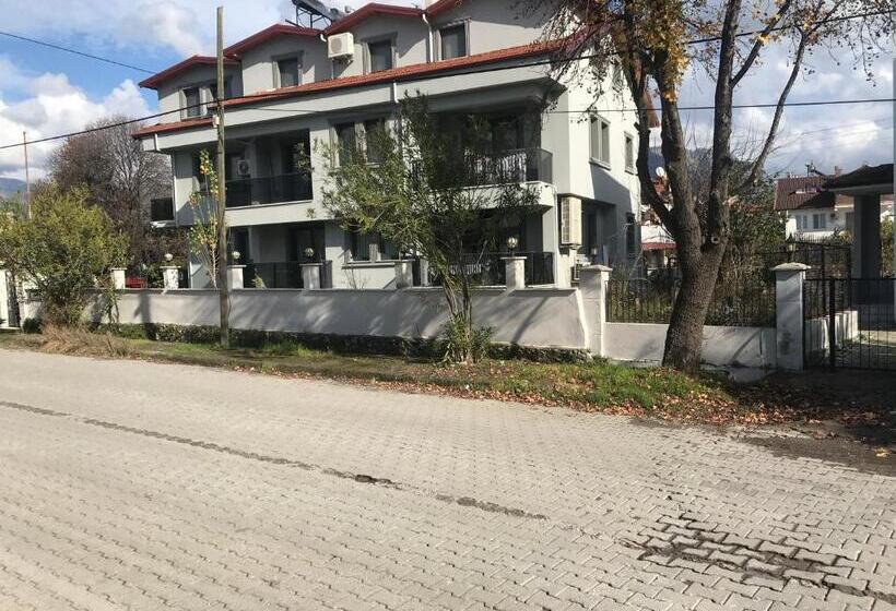 Апартаменты 1 Спальня Вид на Сад, Golden Lake Aparts